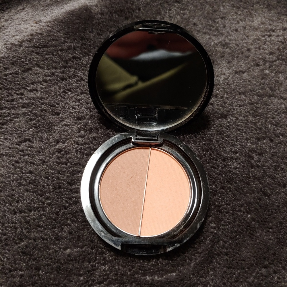 Makeup - Picture 3 of 8